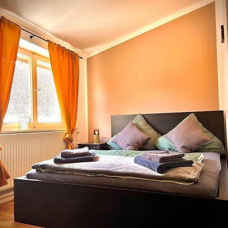 Elegante Dreizimmer-wohnung Апартаменты *